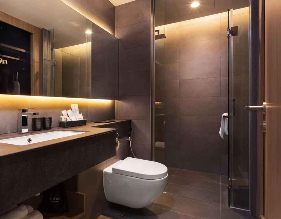 Hotel One & Phnom-Penh